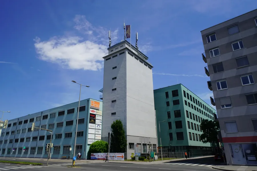 Das Bürogebäude am Bahnhofgürtel von außen